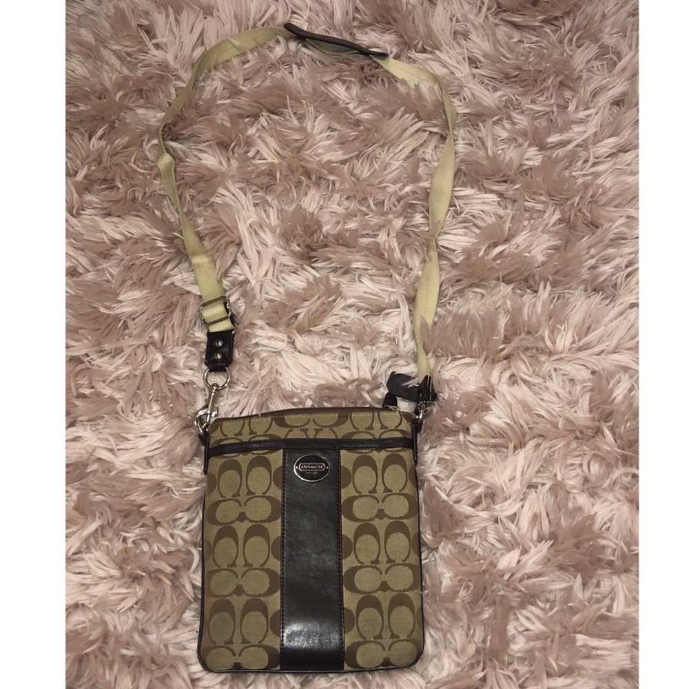 🚨SOLD🚨 ✨BEAUTIFUL✨ COACH Crossbody bag 👜❤️ - Picture 7 of 8